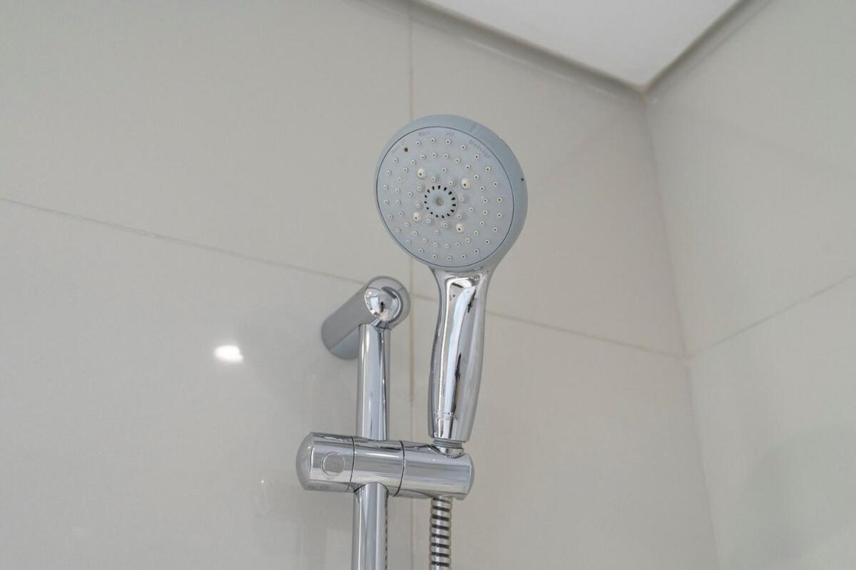 Beautifully Designed 3br With Canal Views In Business Bay
