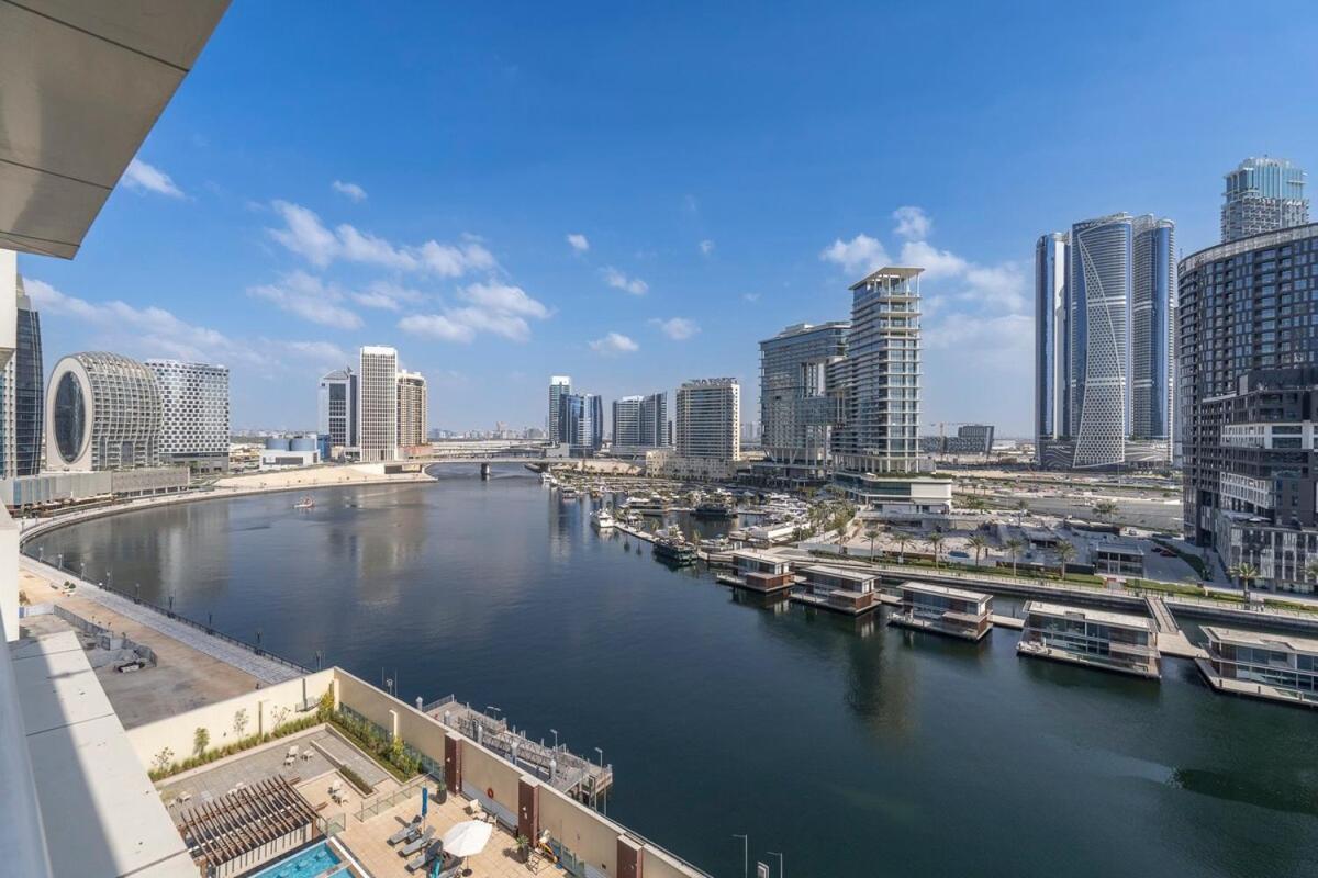 Apartment Beautifully Designed 3br With Canal Views In Business Bay *