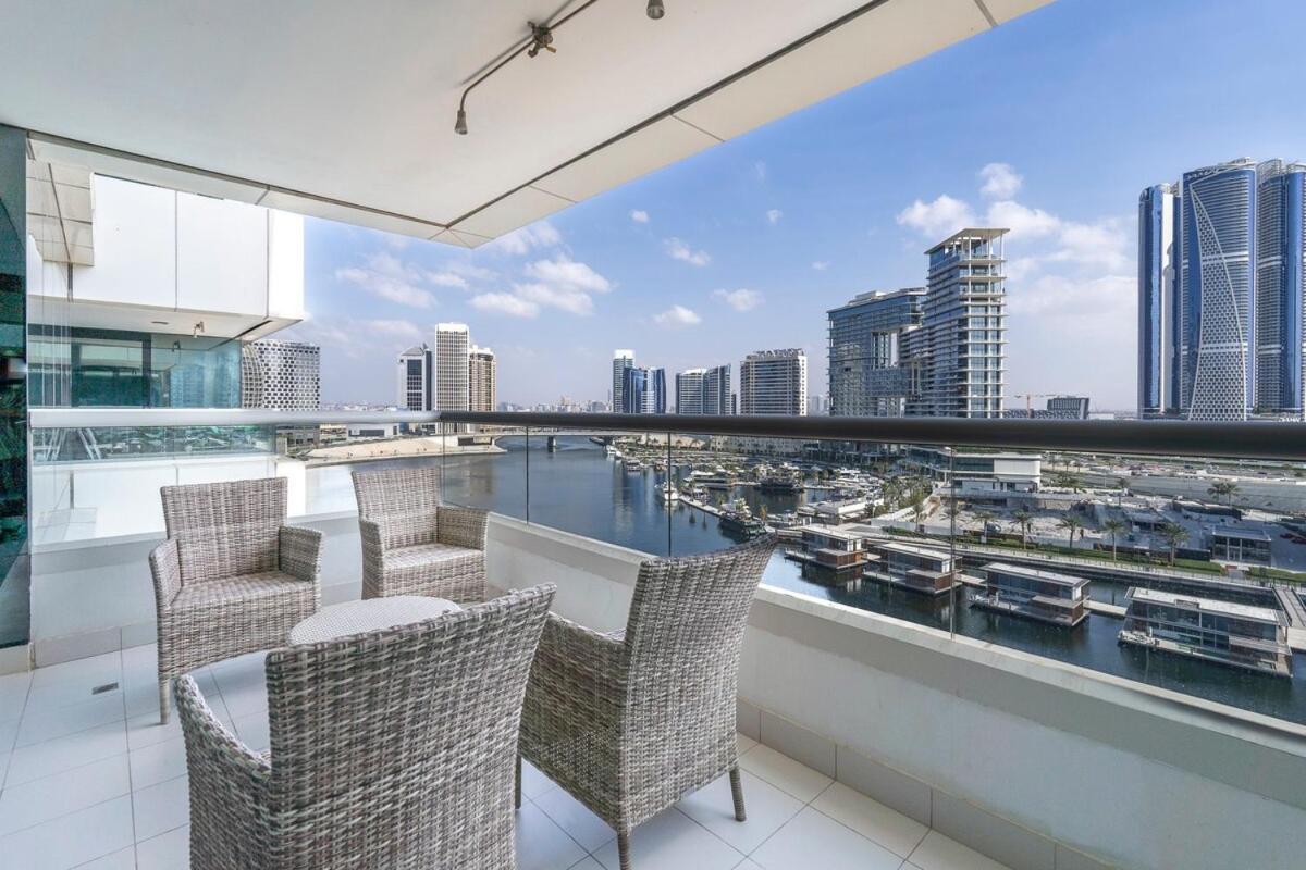 Beautifully Designed 3br With Canal Views In Business Bay Apartment *