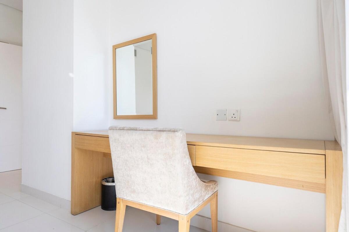 Apartment Beautifully Designed 3br With Canal Views In Business Bay
