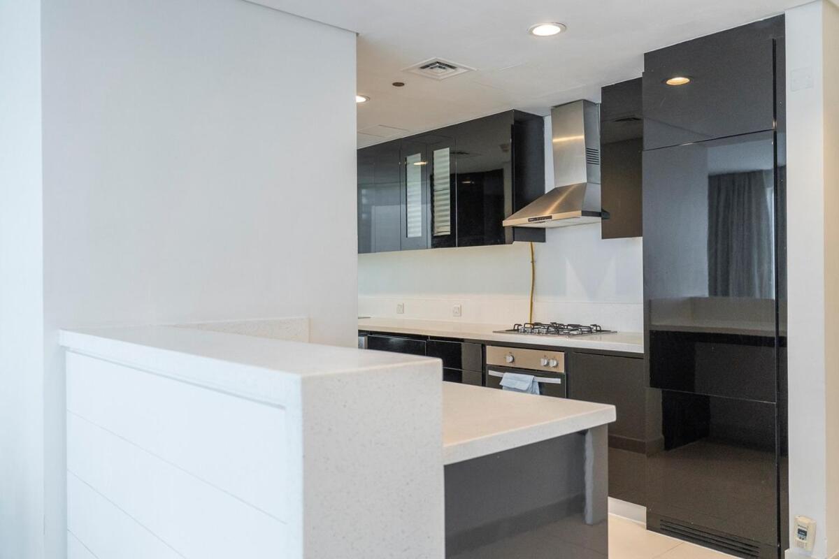 Beautifully Designed 3br With Canal Views In Business Bay Apartment Dubai