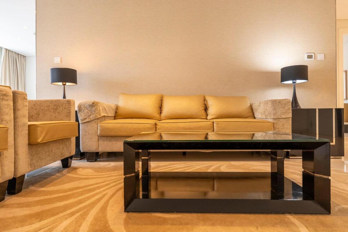Apartment Beautifully Designed 3br With Canal Views In Business Bay