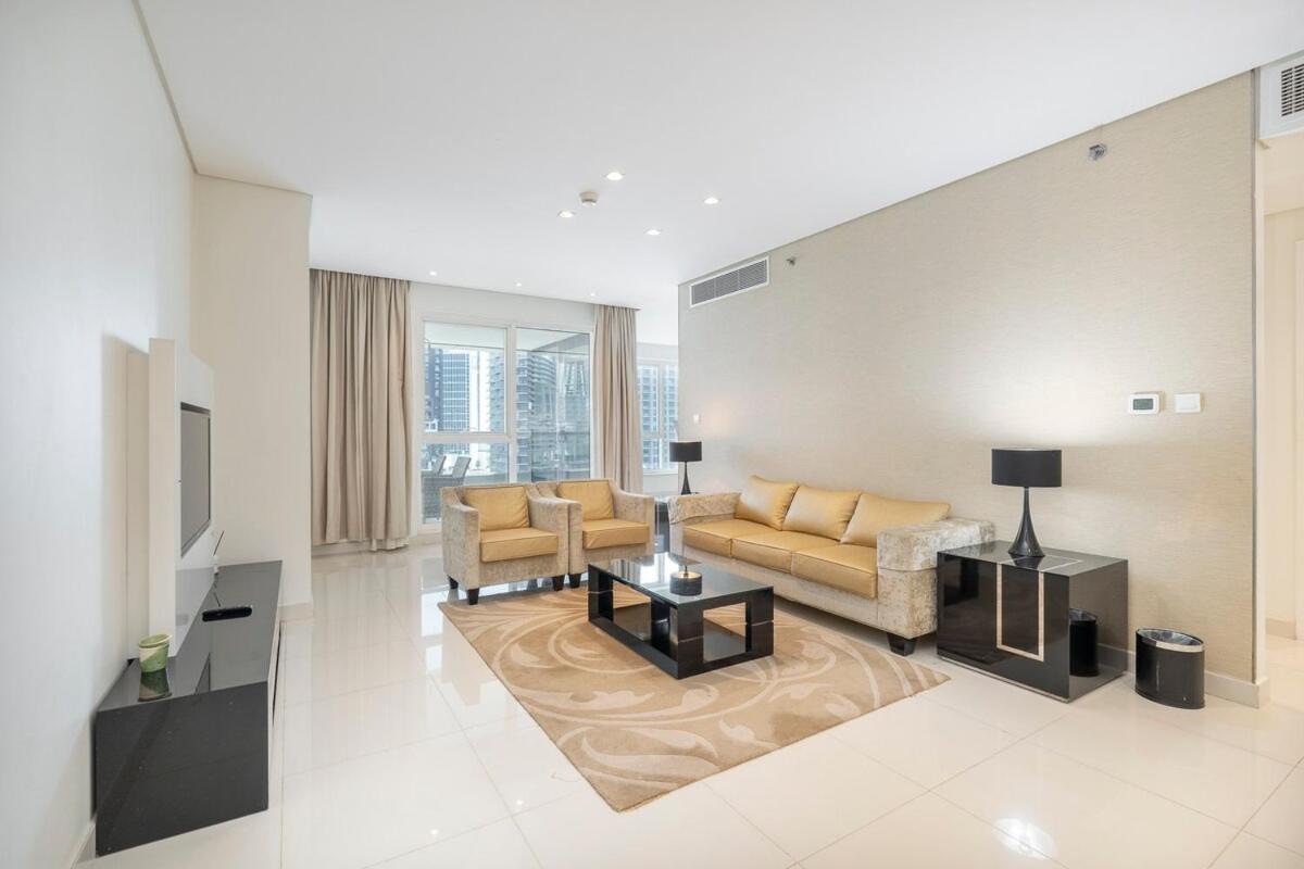 Apartment Beautifully Designed 3br With Canal Views In Business Bay *