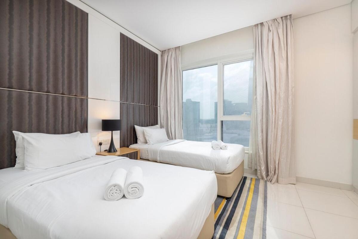 Beautifully Designed 3br With Canal Views In Business Bay Apartment Dubai