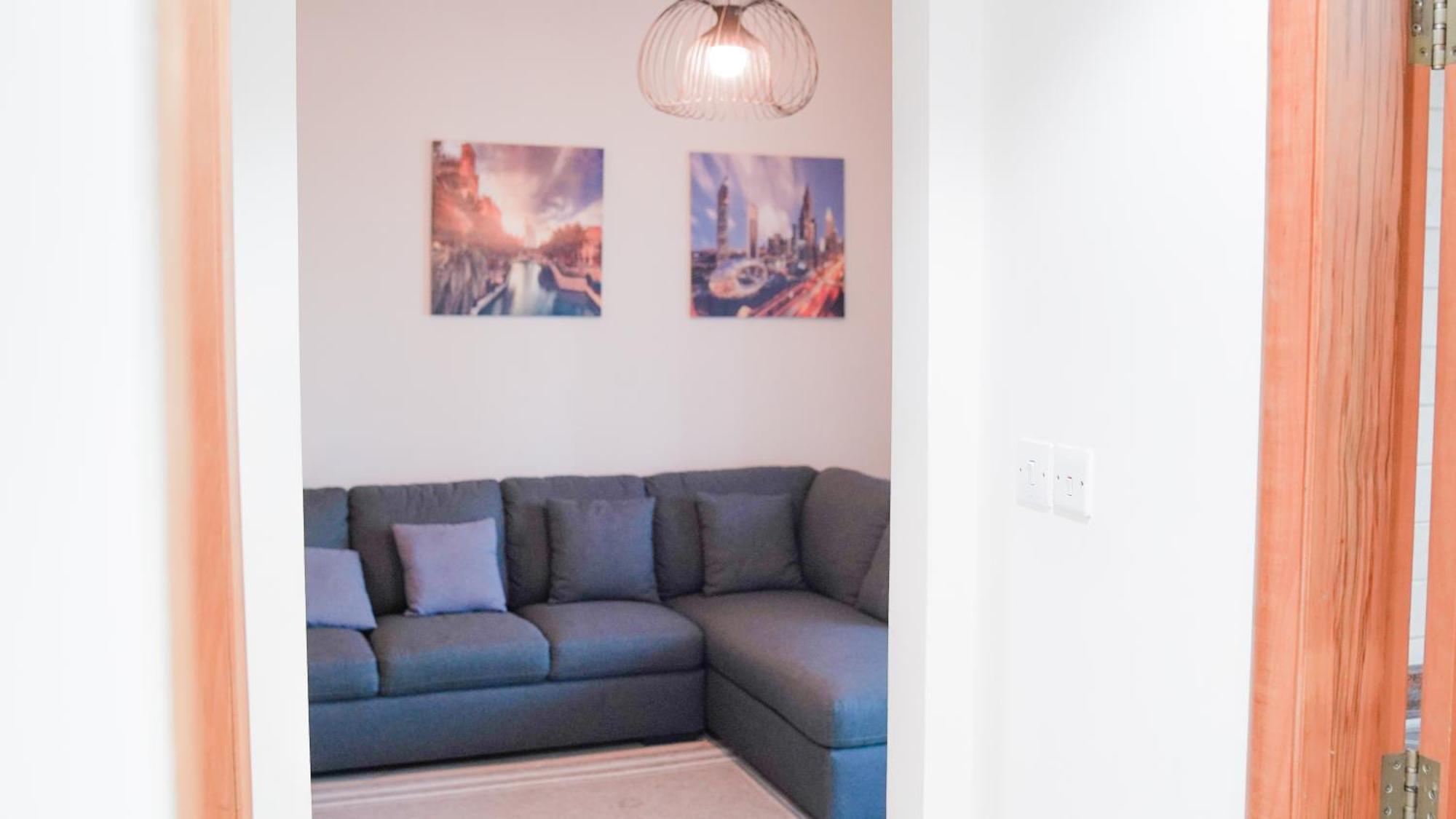 Spacious 2 Bed At Marina High Floor Lägenhet Dubai