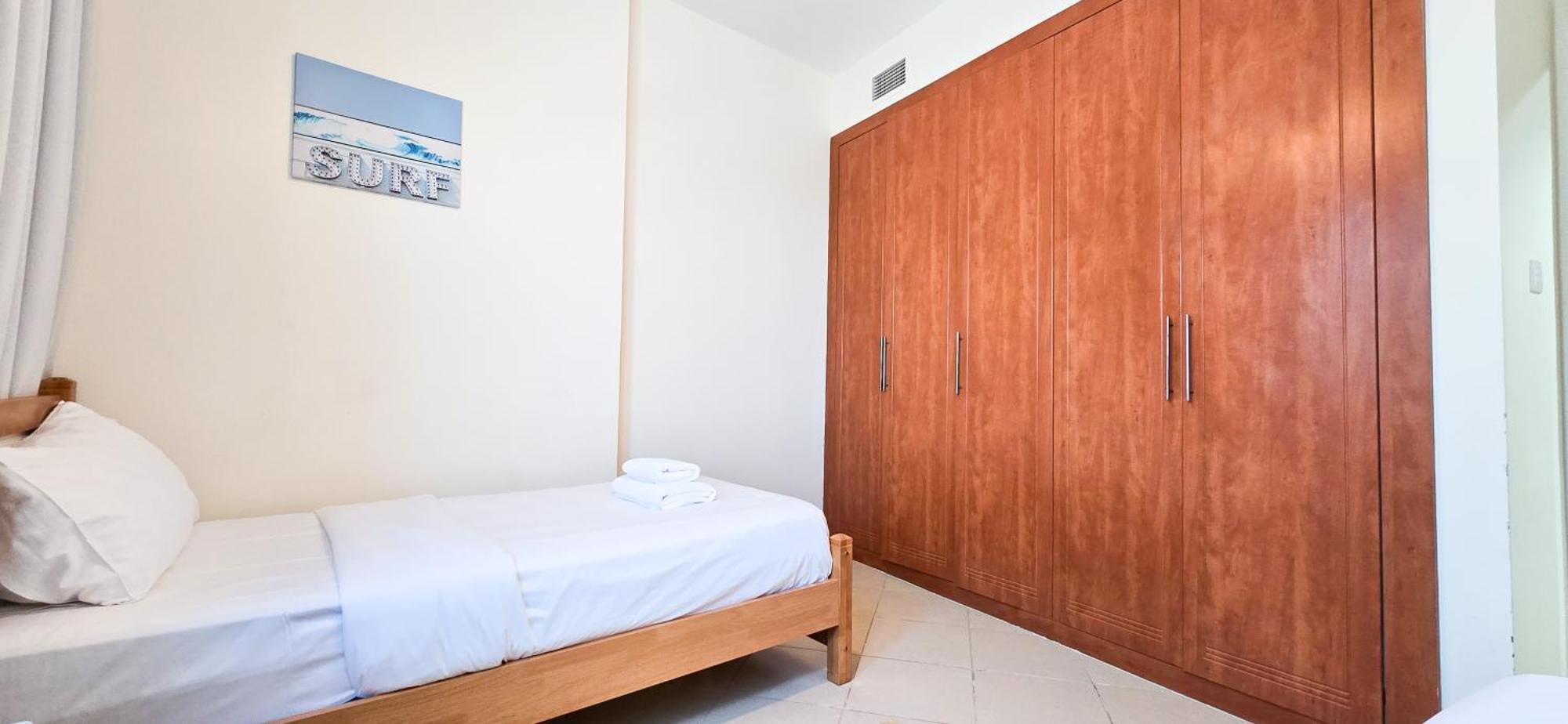 Spacious 2 Bed At Marina High Floor Lägenhet *
