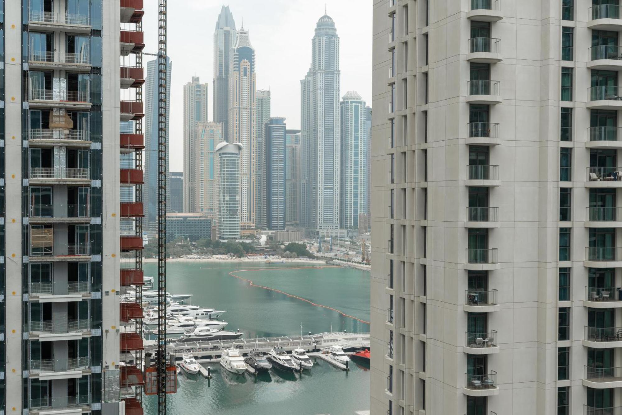 Isle Tower 2 - Beachfront Stunning - Full Sea Views *