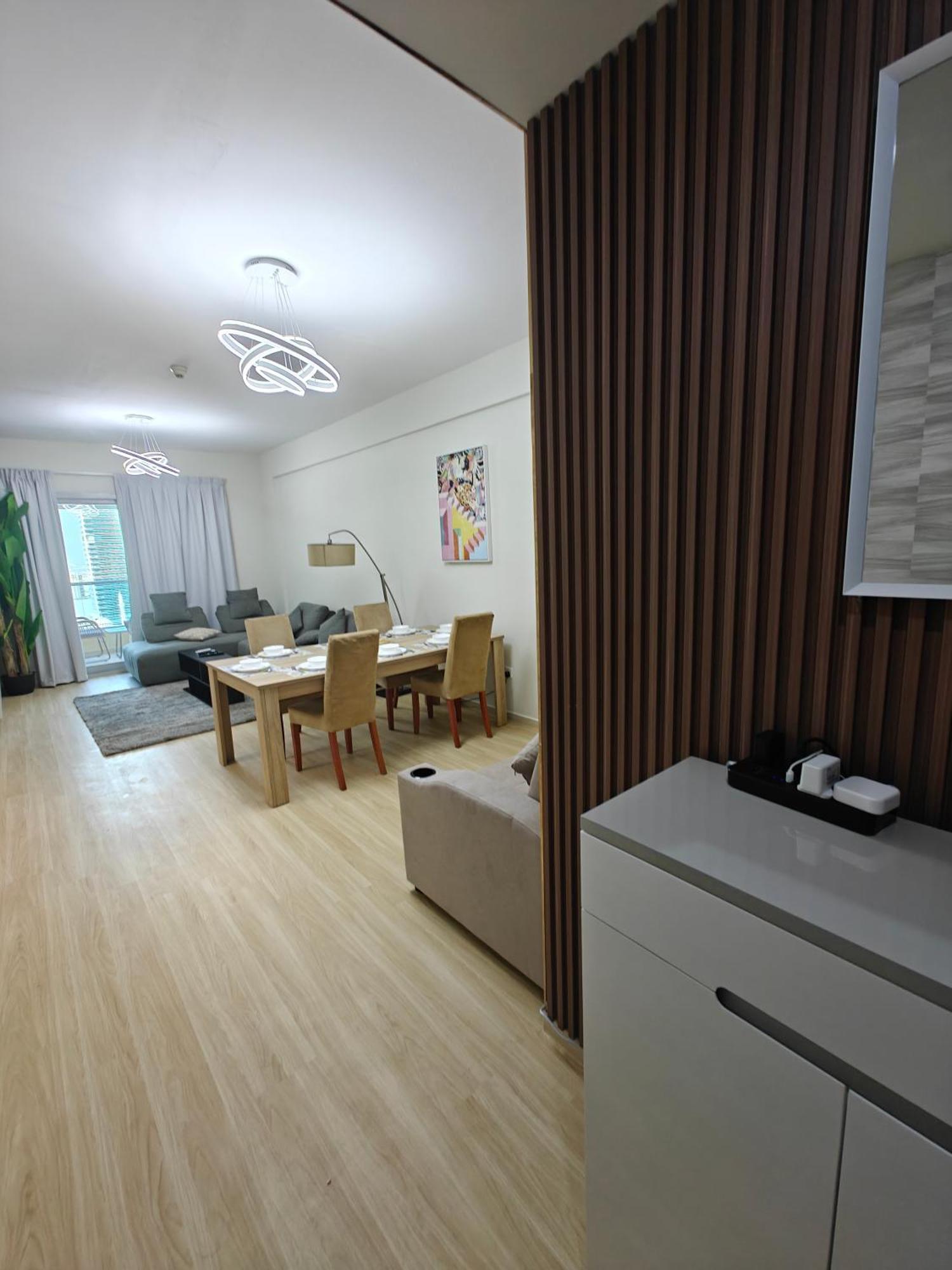 Marina View Spacious 2 Bhk Apartemen Dubai