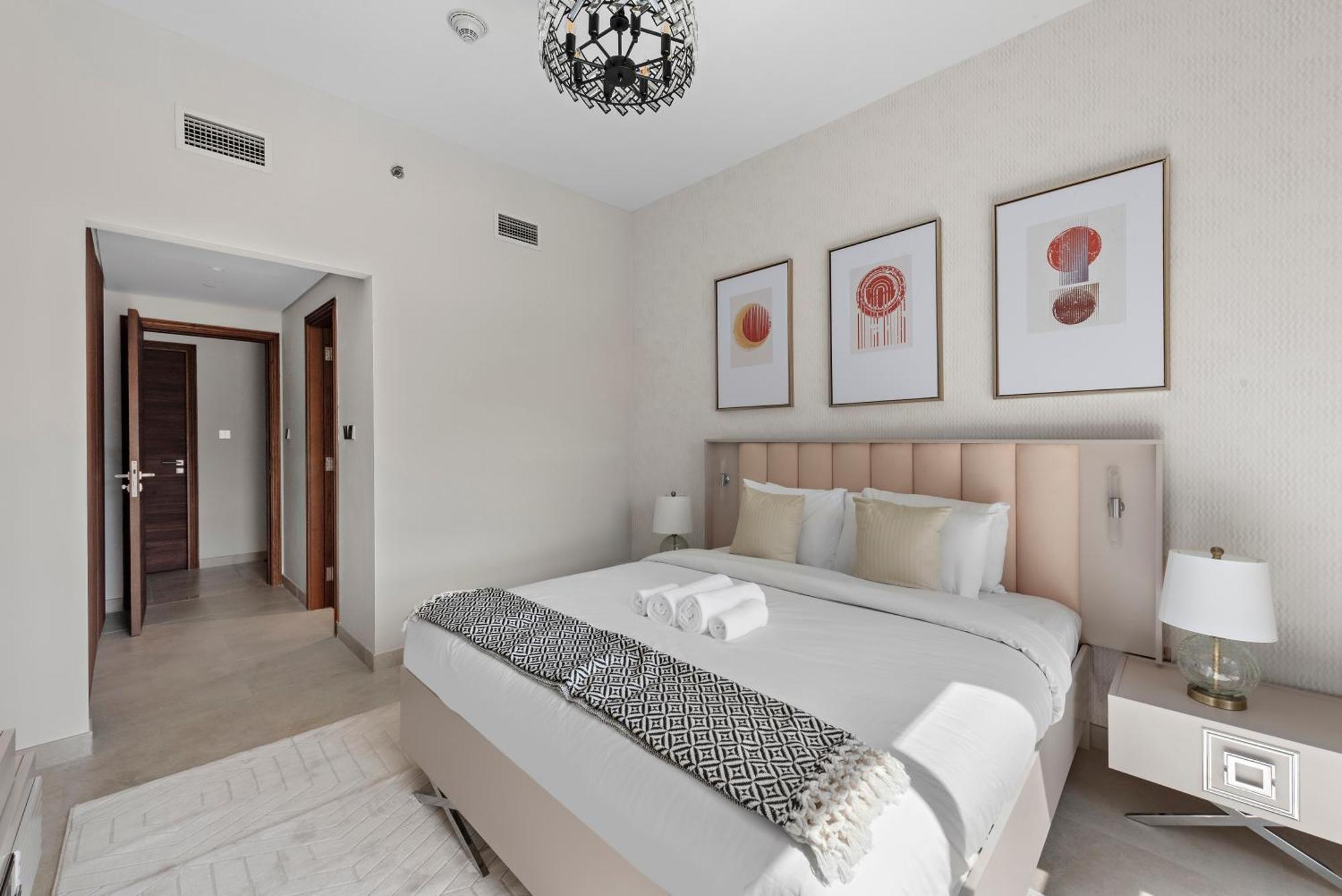 Chic 1br With Pool And Gym Access Lägenhet