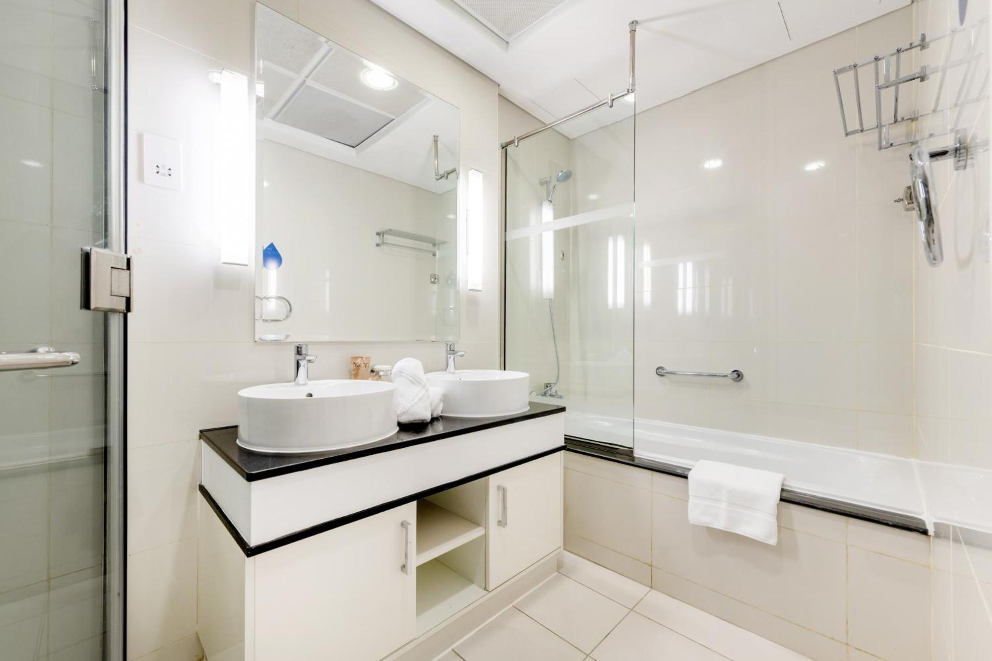 Downtown Luxury - 5 Star Facilities - 5 Min Walk To Mall Lejlighed *