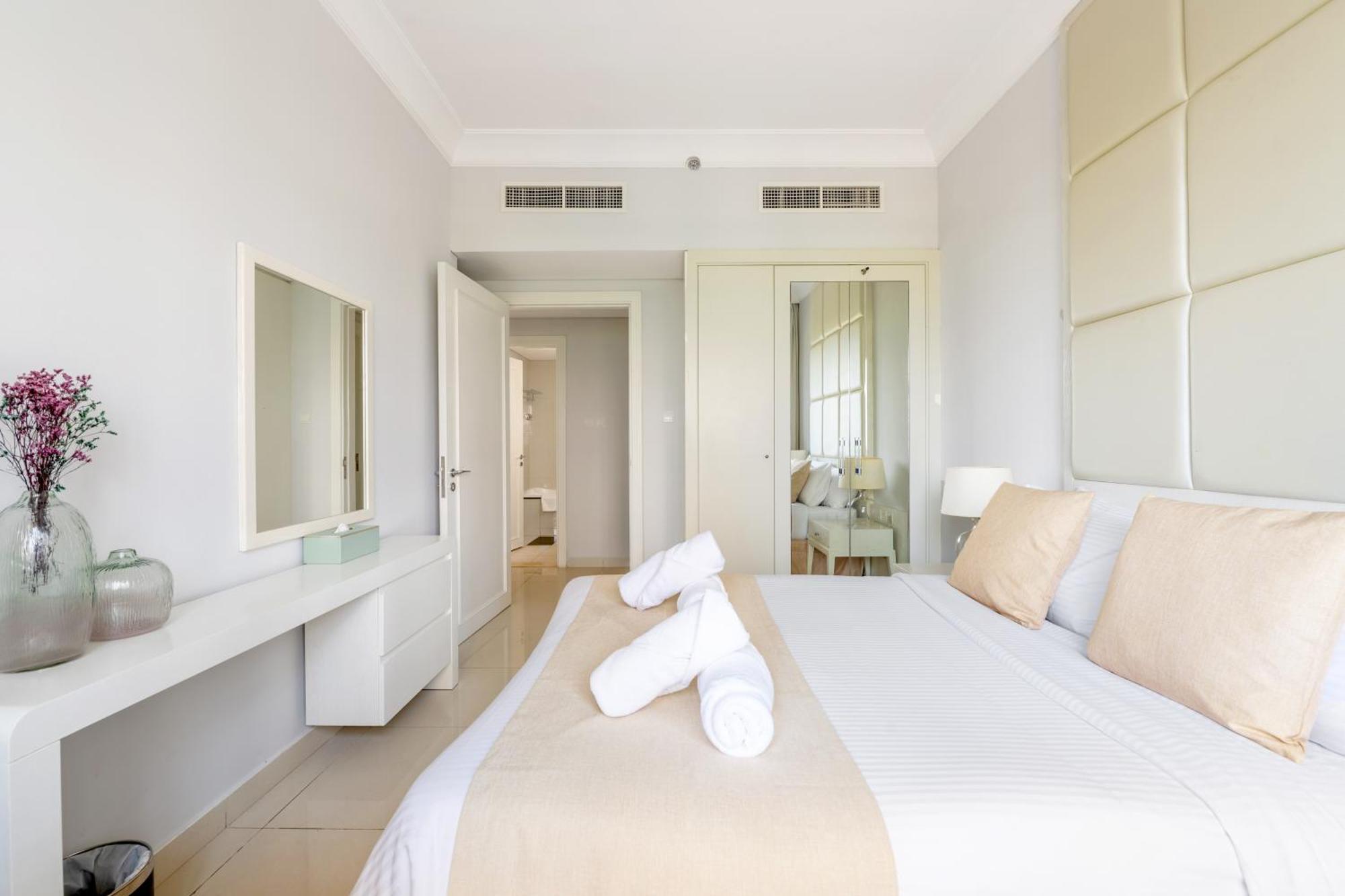 Lejlighed Downtown Luxury - 5 Star Facilities - 5 Min Walk To Mall Dubai