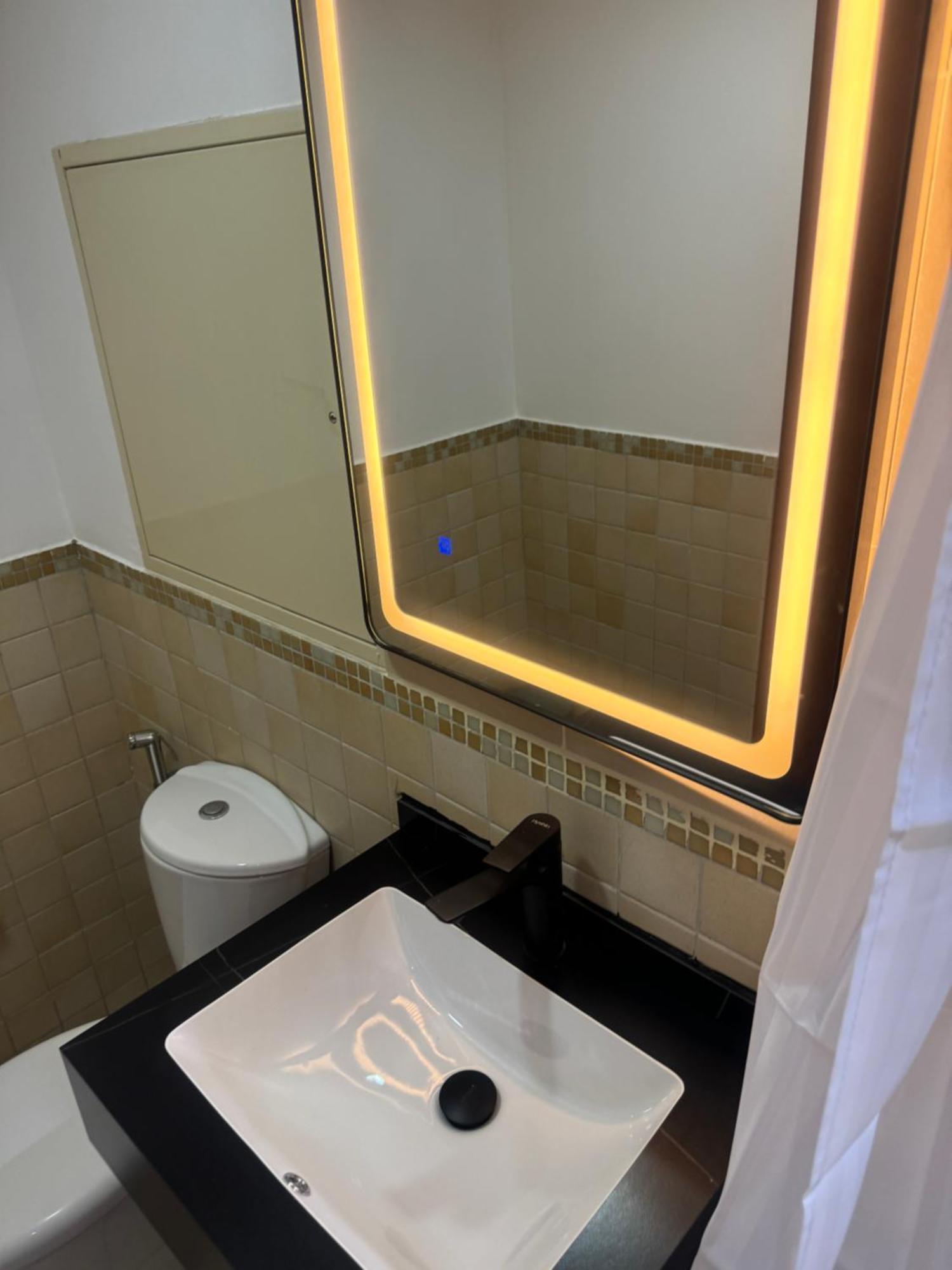 Hostal Le Parisien Dubái