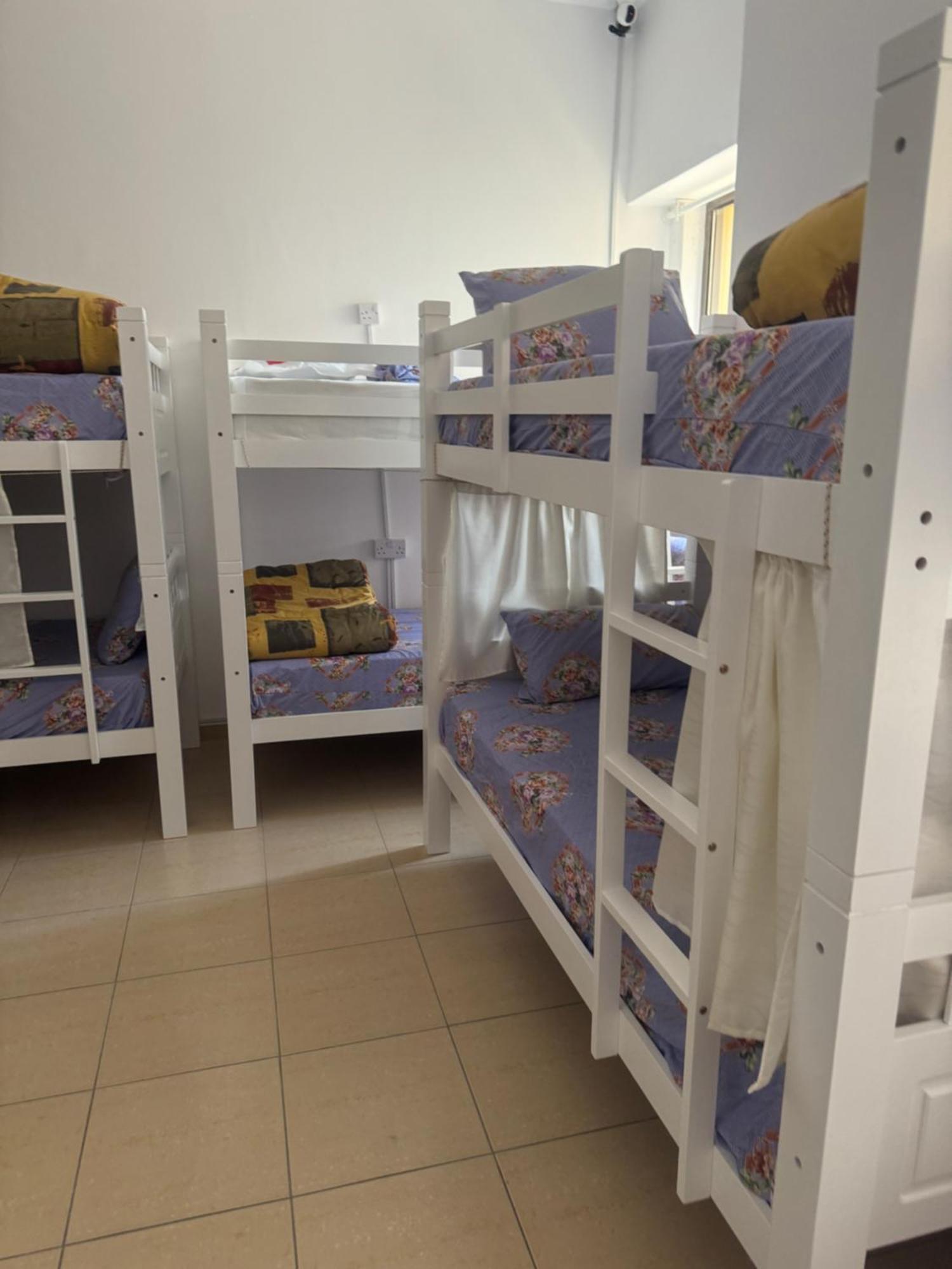 Hostal Le Parisien *