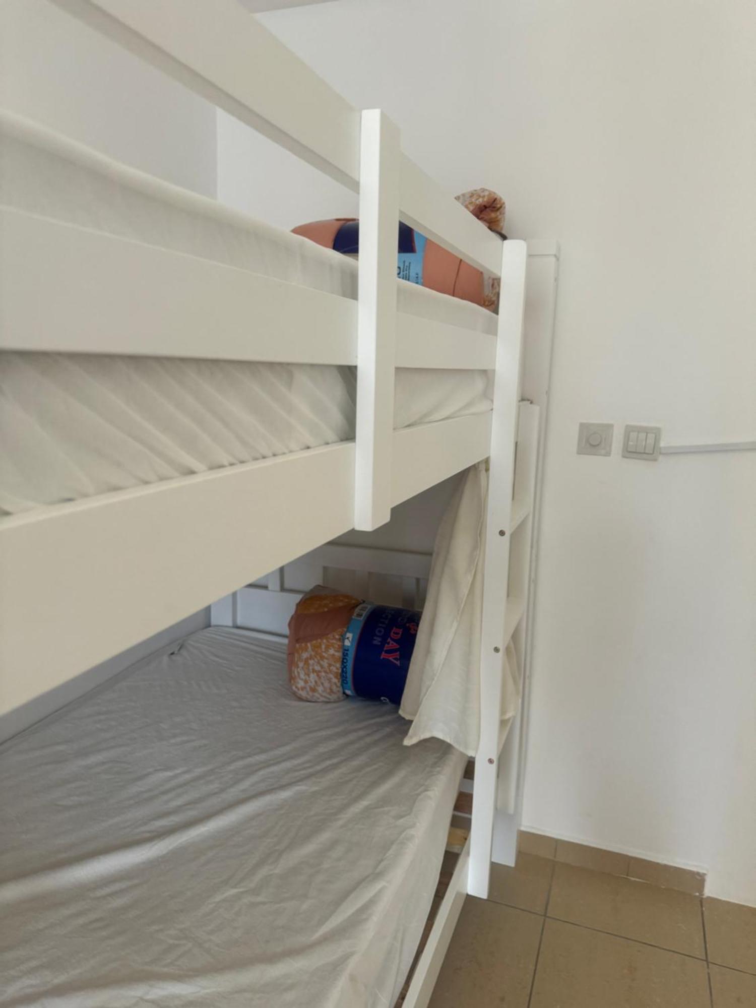 Le Parisien Hostal *