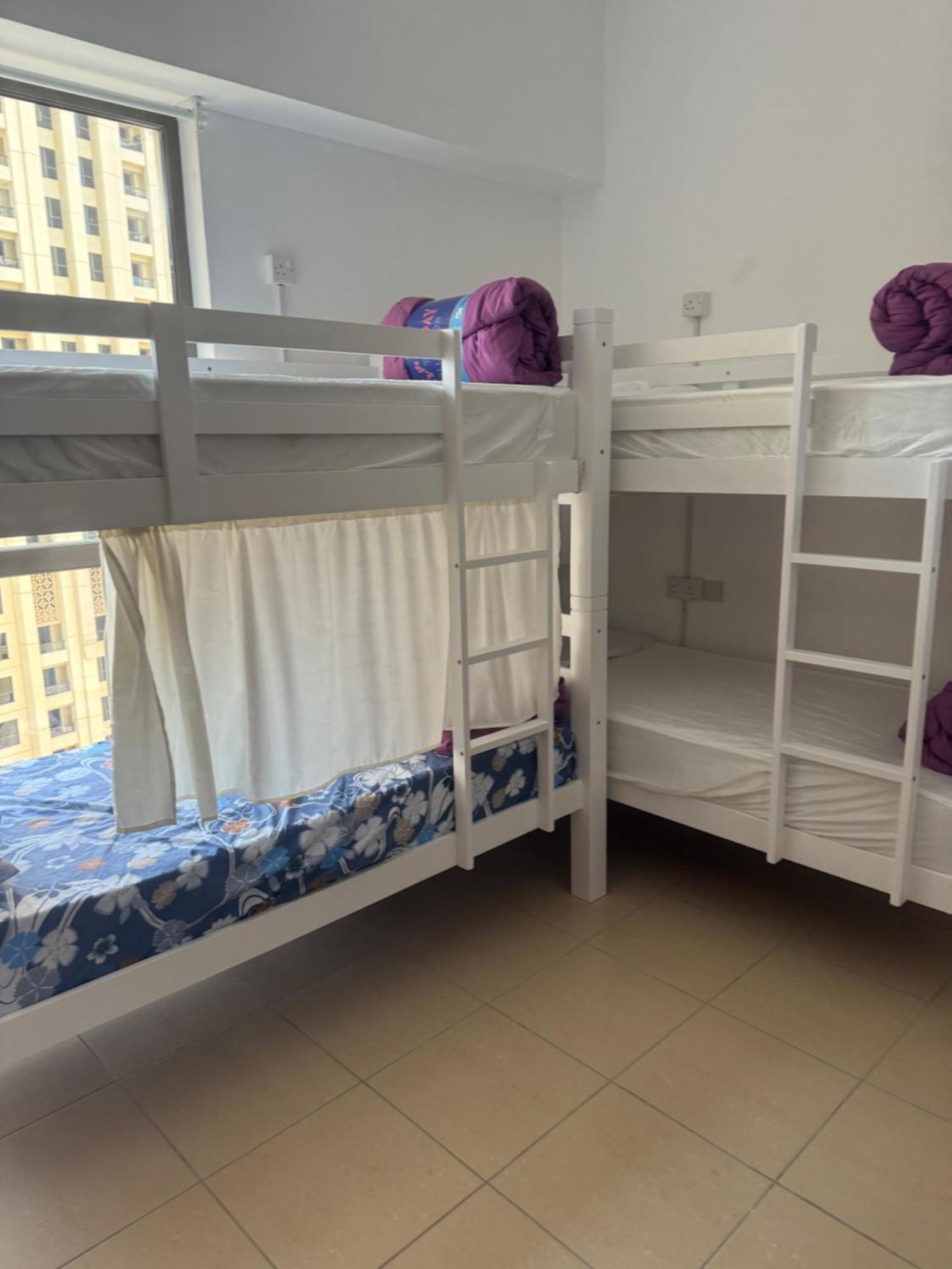 Le Parisien Hostal Dubái