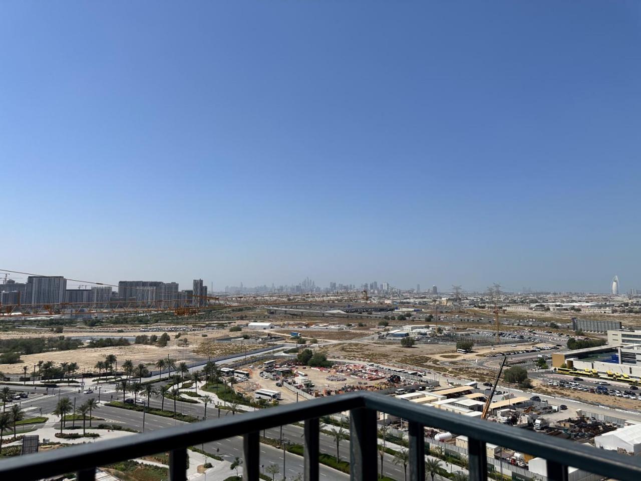 Cozy 1 Bedroom In Golfville Dubai Hills