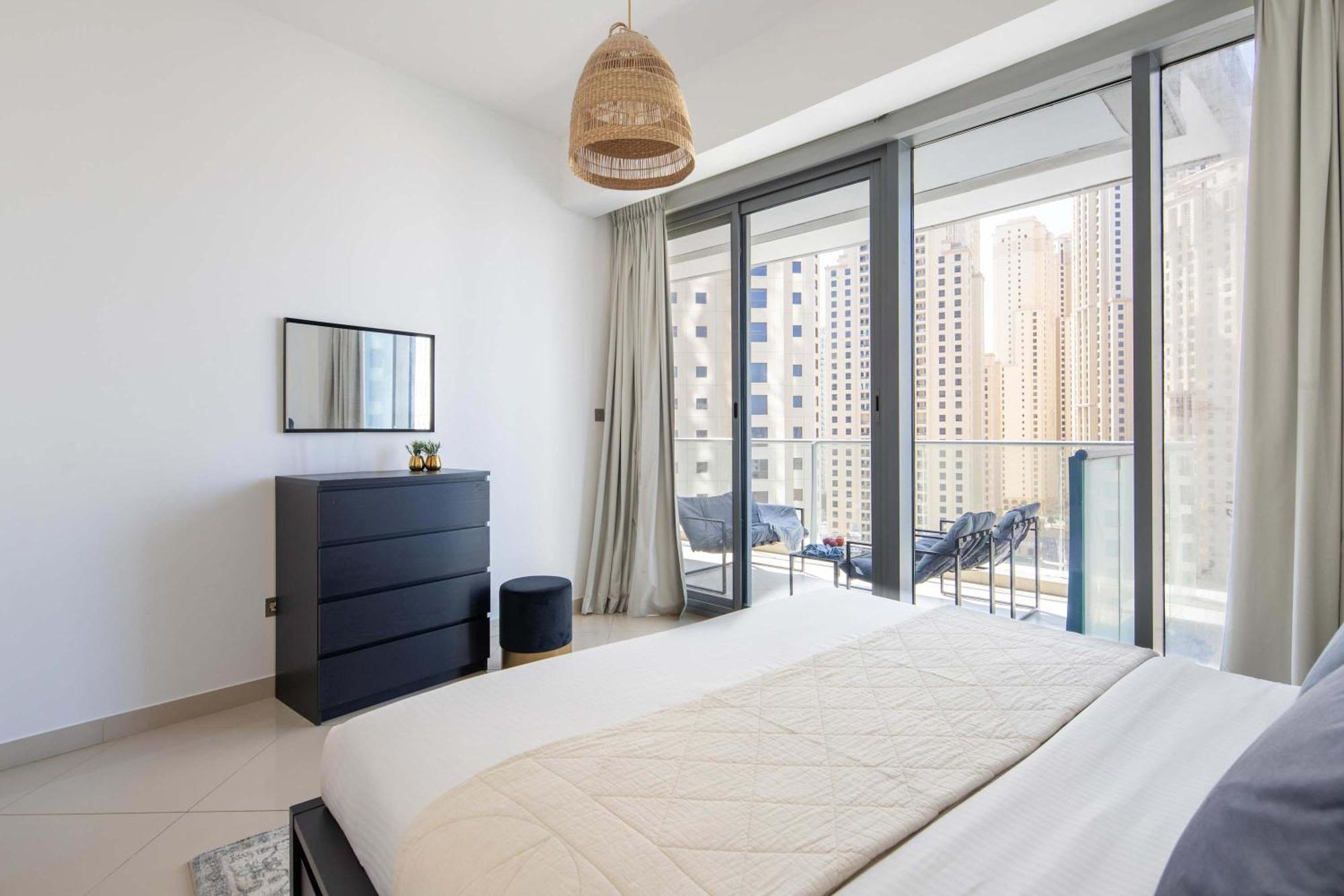 Frank Porter - Trident Grand Apartemen *