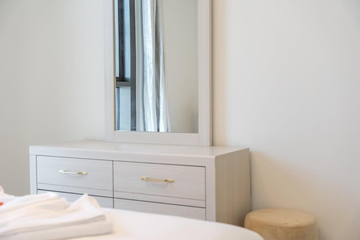 Awesome 2-bedroom With Iconic Views In Business Bay Apartament Dubai