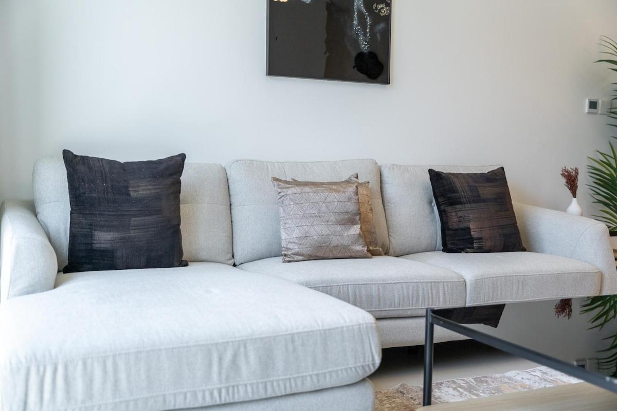 Awesome 2-bedroom With Iconic Views In Business Bay Apartament Dubai