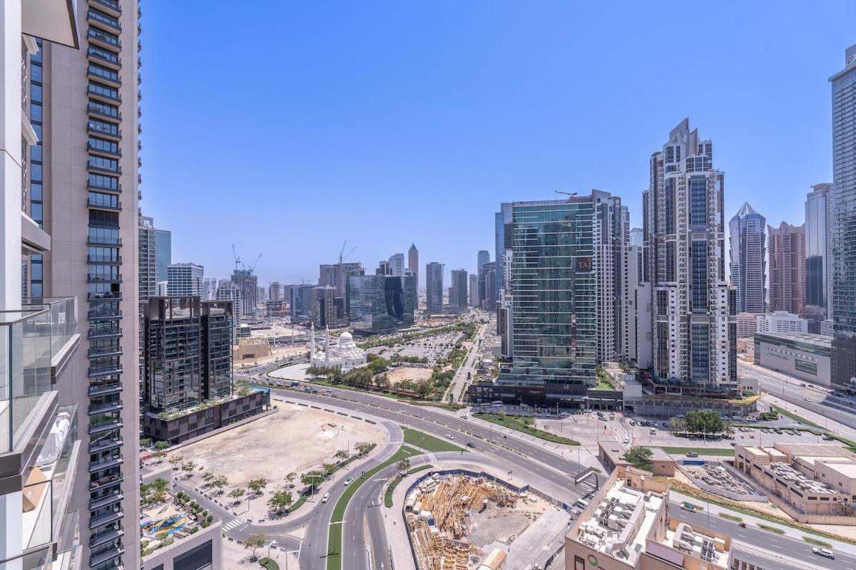 Awesome 2-bedroom With Iconic Views In Business Bay Apartament Dubai