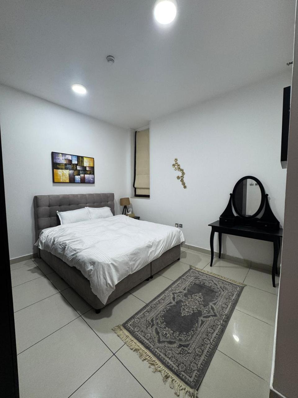 Sea View 1br - Marina Pinnacle Apartment Dubai