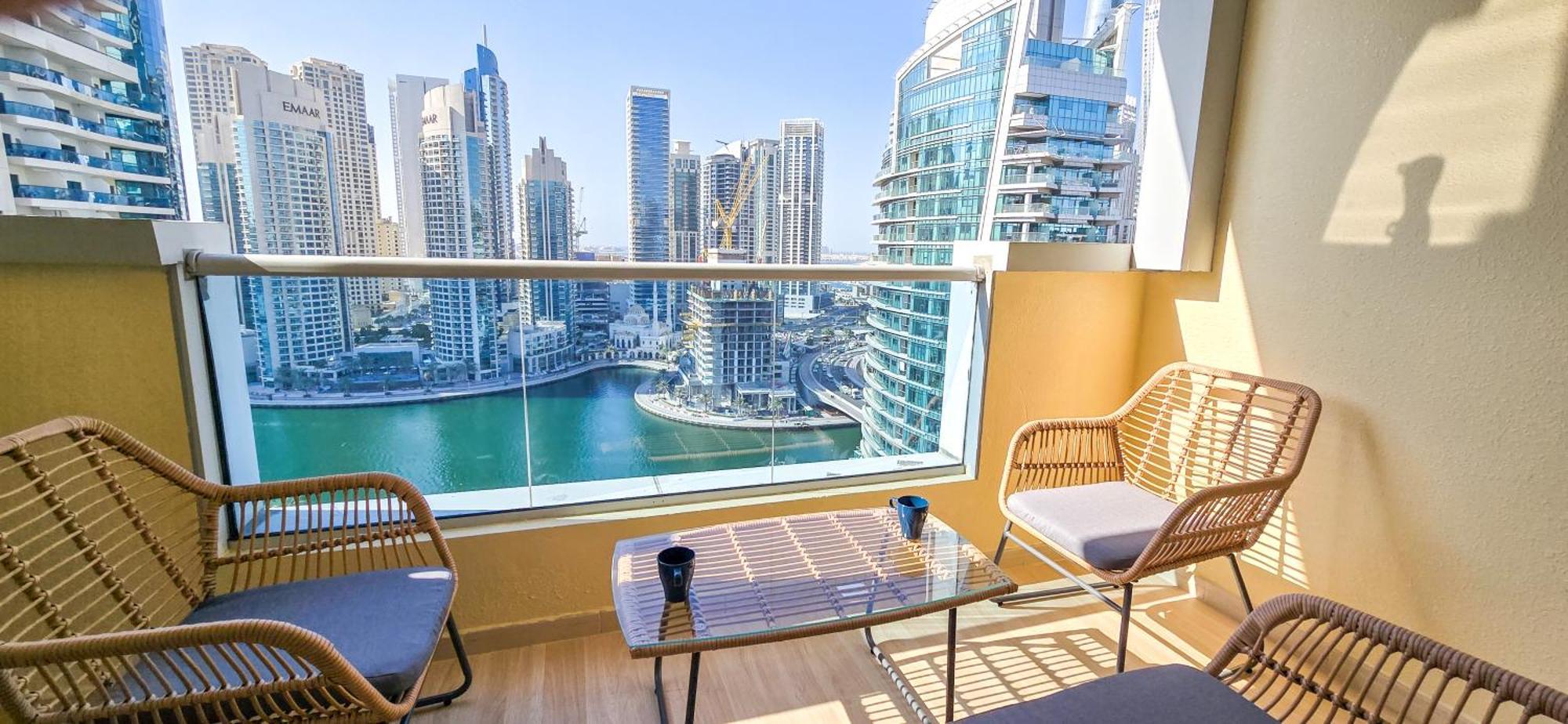 Marina View Spacious 2 Bhk Apartemen