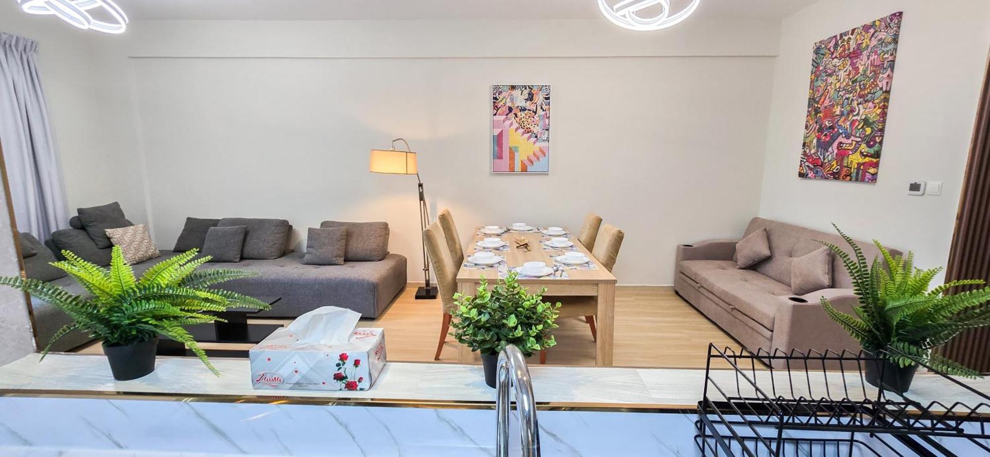 Marina View Spacious 2 Bhk Apartemen