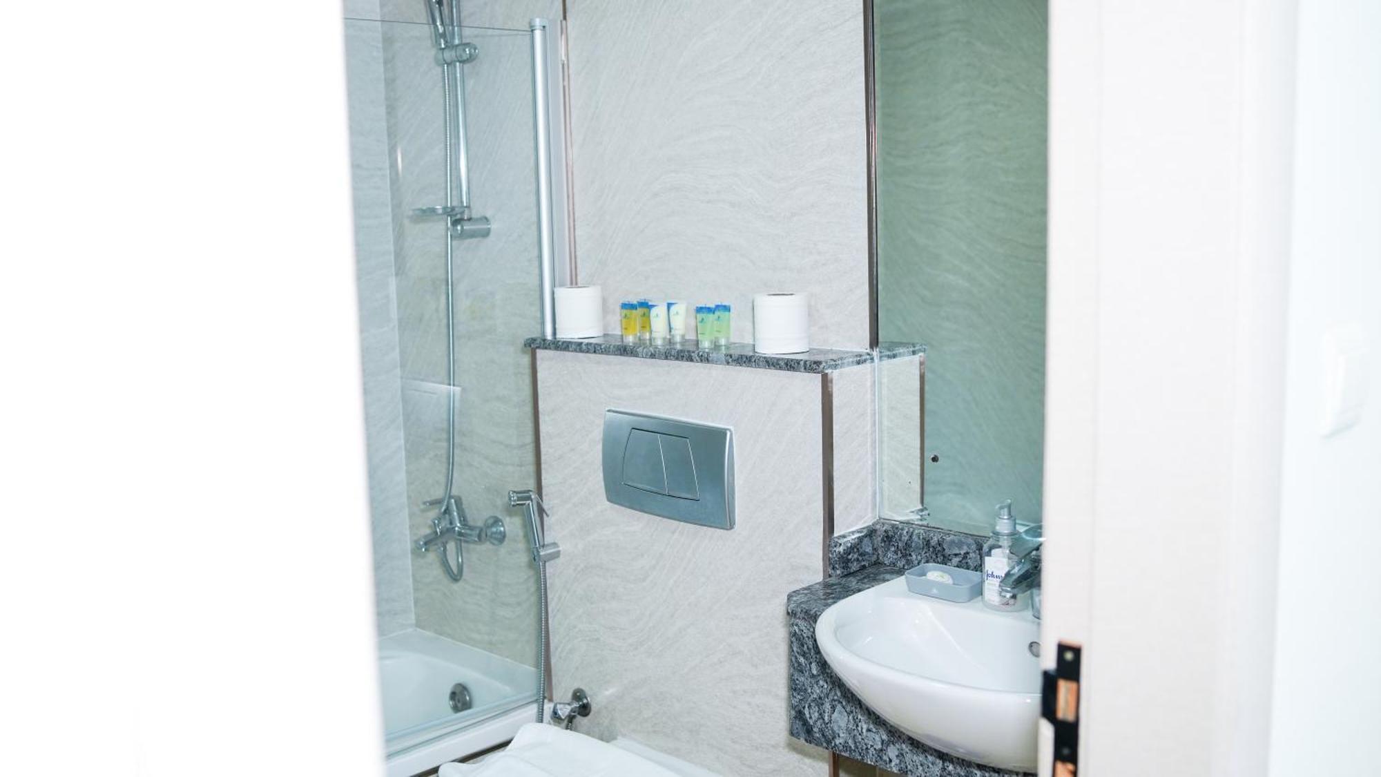 Marina View Spacious 2 Bhk Apartemen *