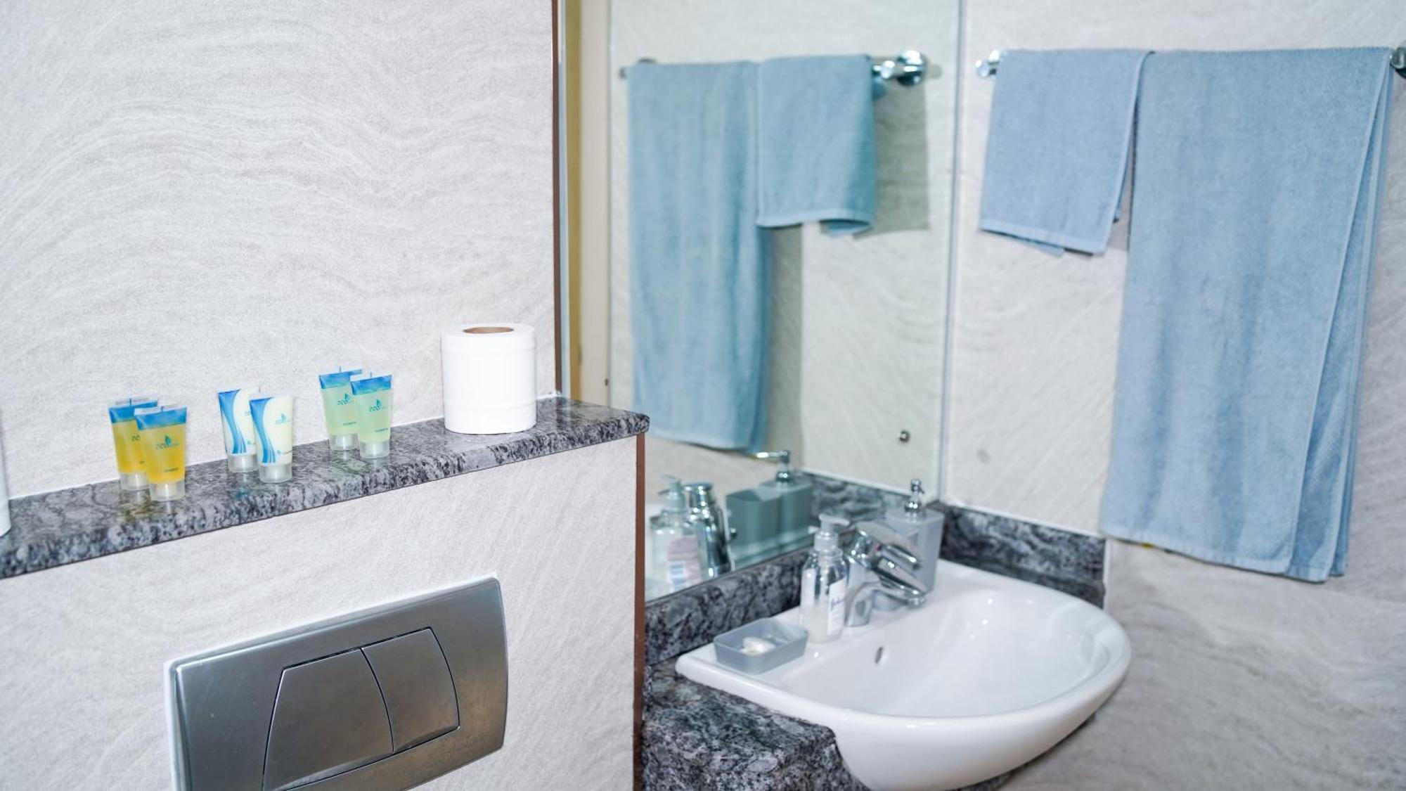 Apartemen Marina View Spacious 2 Bhk Dubai