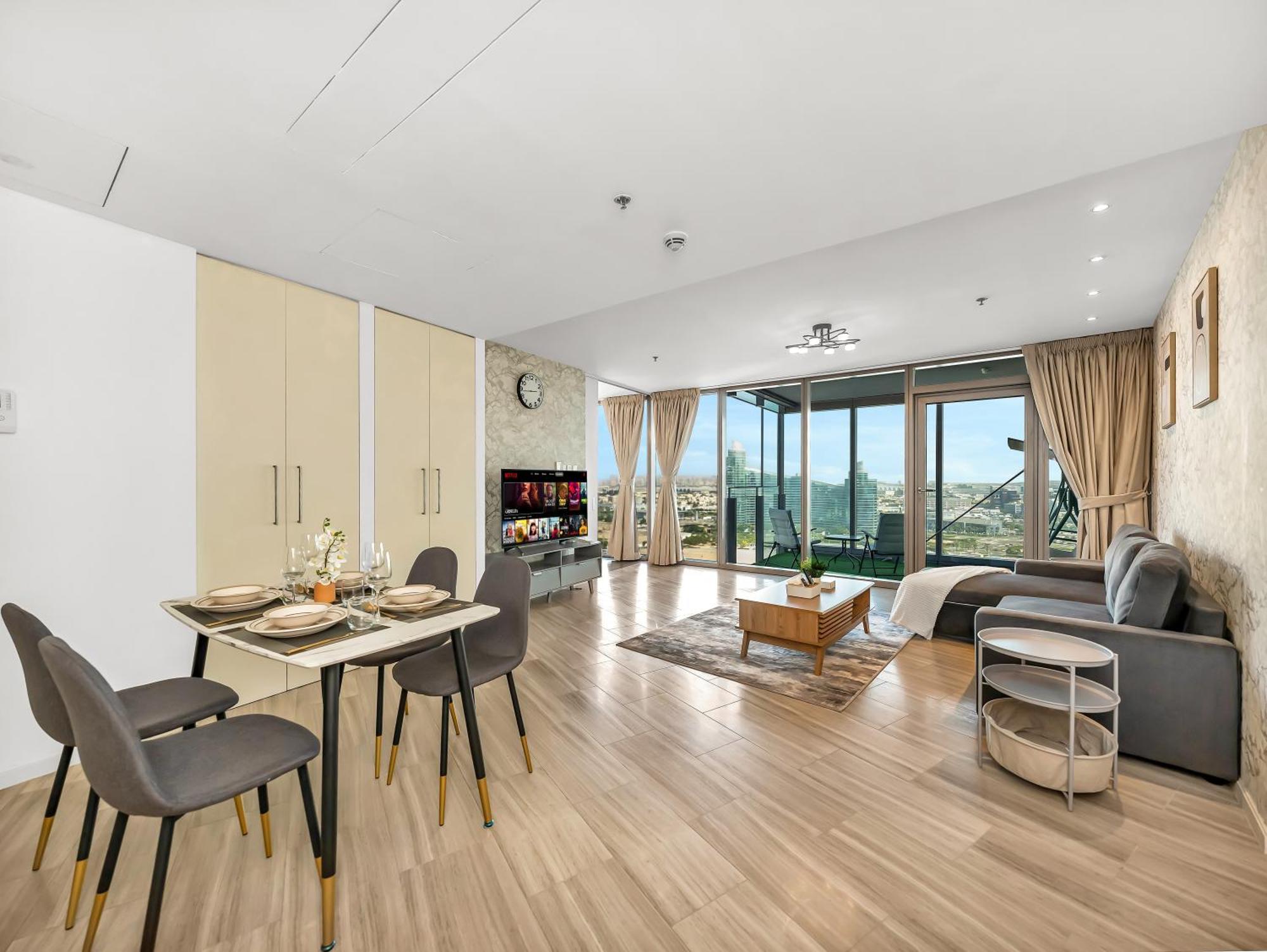 Luxurious 1bhk In D1 Tower With Stunning Creek Views, Close To Airport & Downtown * Dubaï