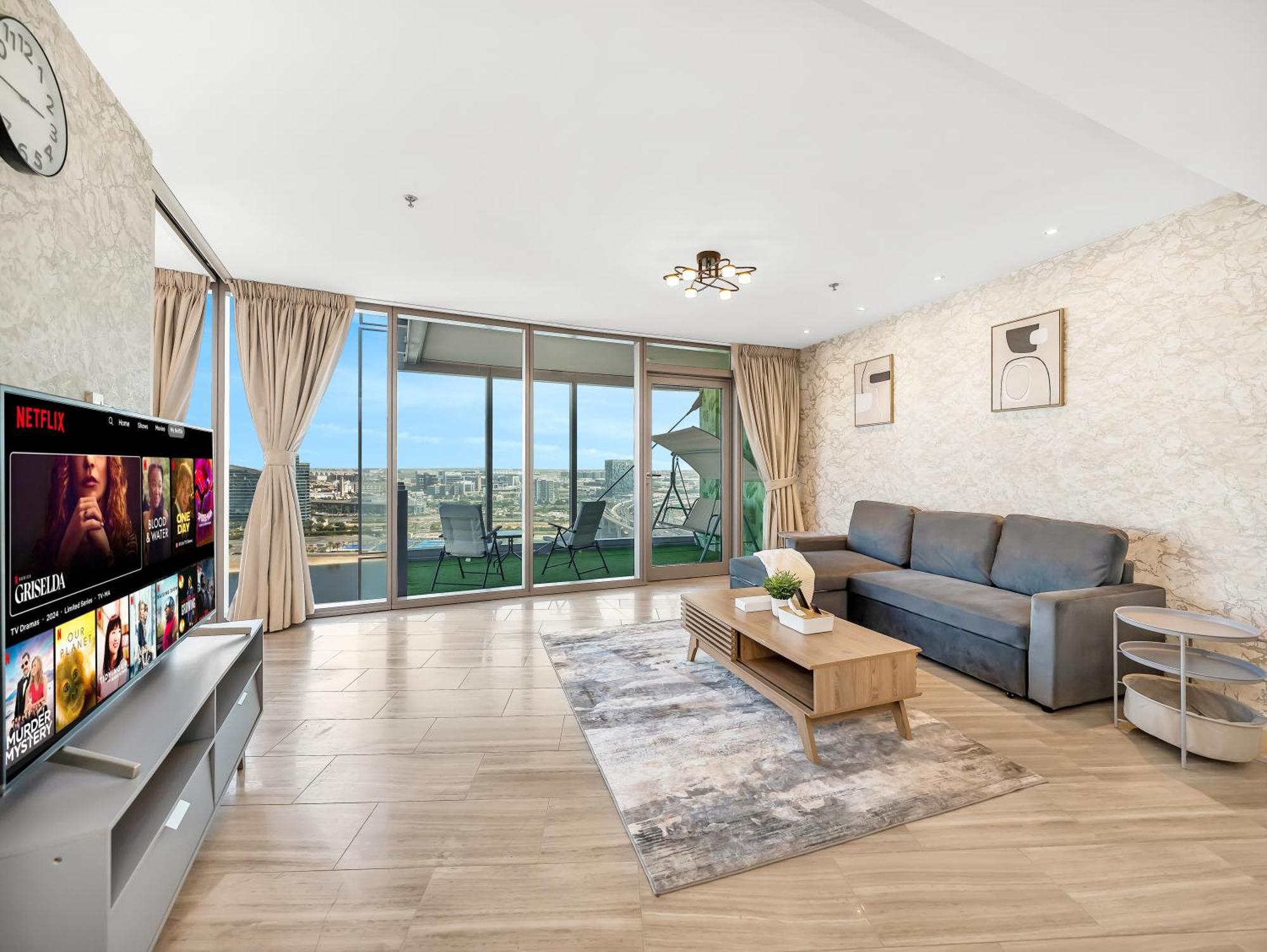 Luxurious 1bhk In D1 Tower With Stunning Creek Views, Close To Airport & Downtown