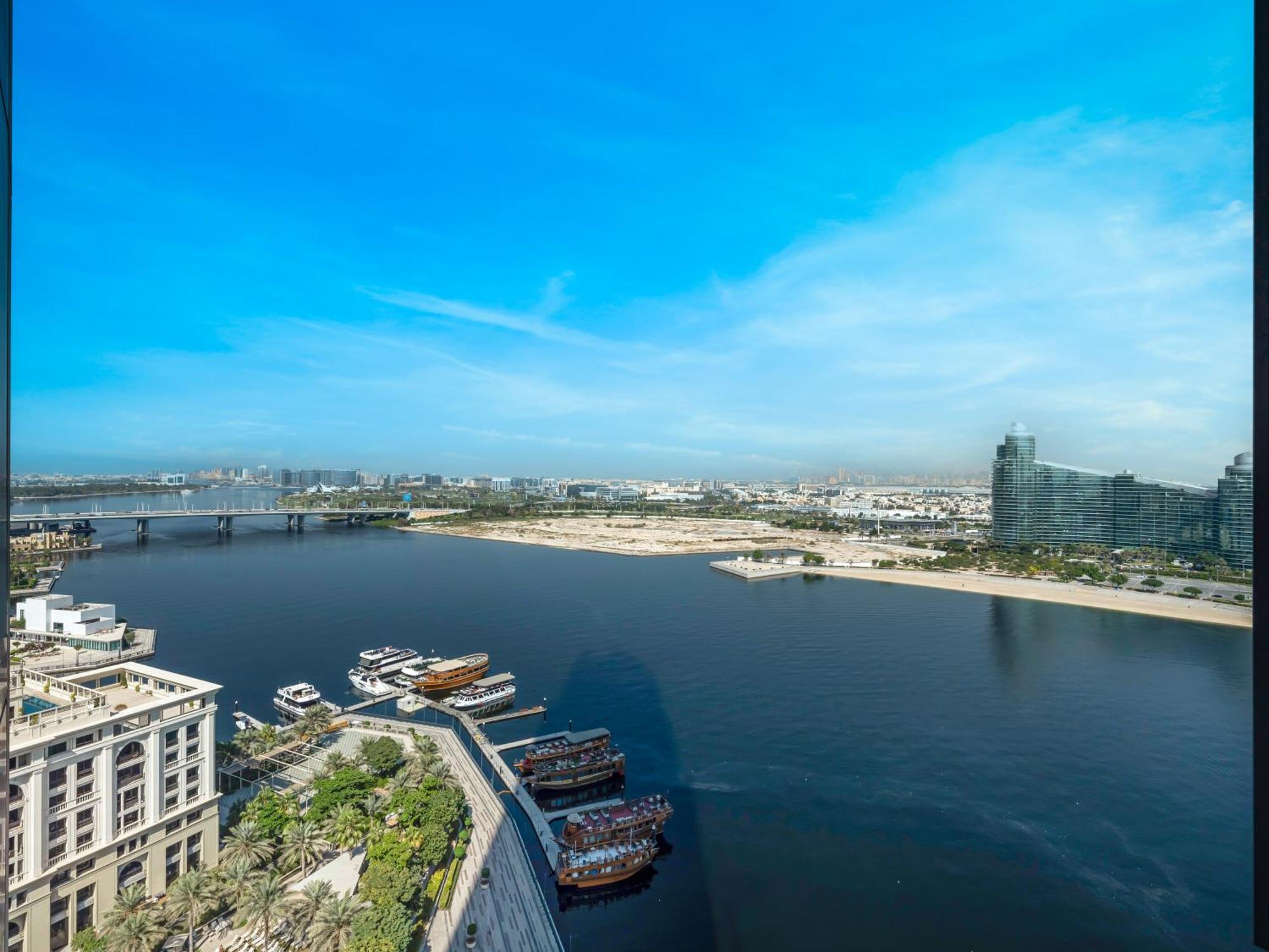 Luxurious 1bhk In D1 Tower With Stunning Creek Views, Close To Airport & Downtown Appartement *