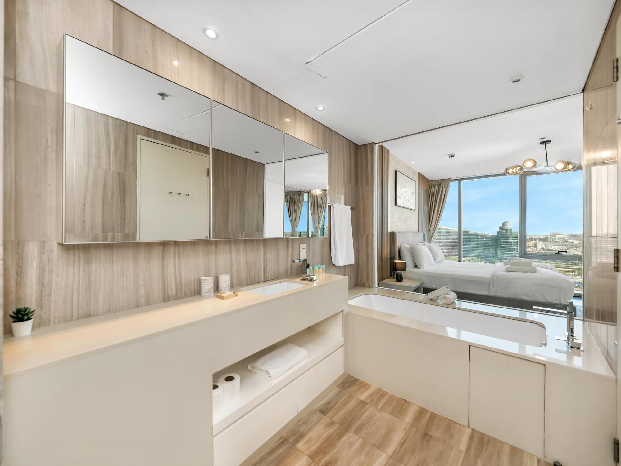 Appartement Luxurious 1bhk In D1 Tower With Stunning Creek Views, Close To Airport & Downtown Dubaï