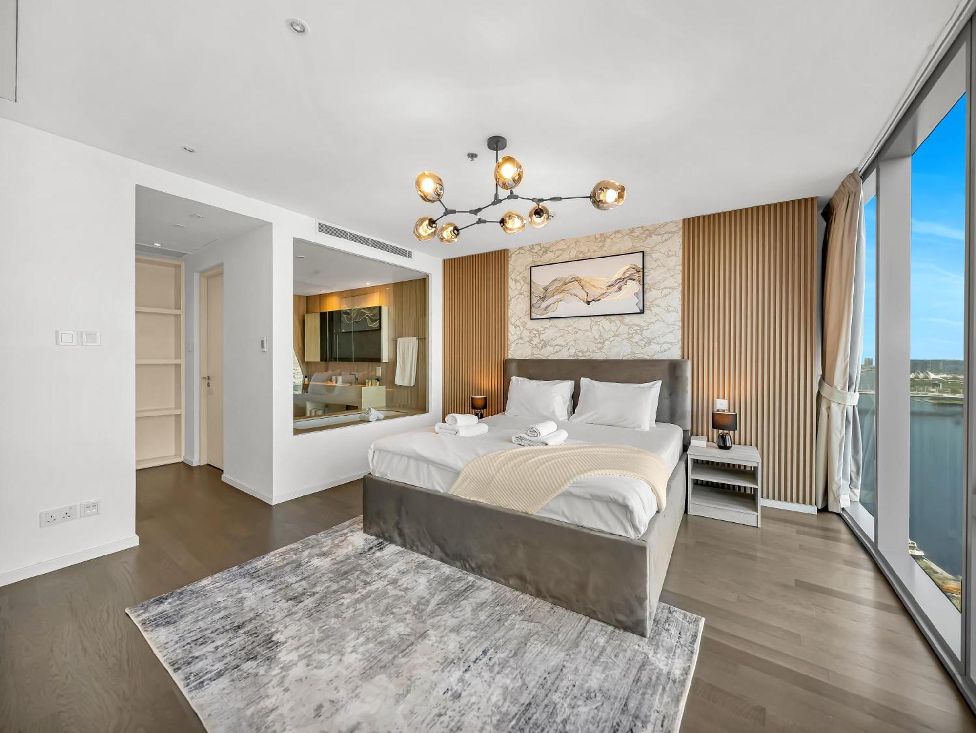 Luxurious 1bhk In D1 Tower With Stunning Creek Views, Close To Airport & Downtown