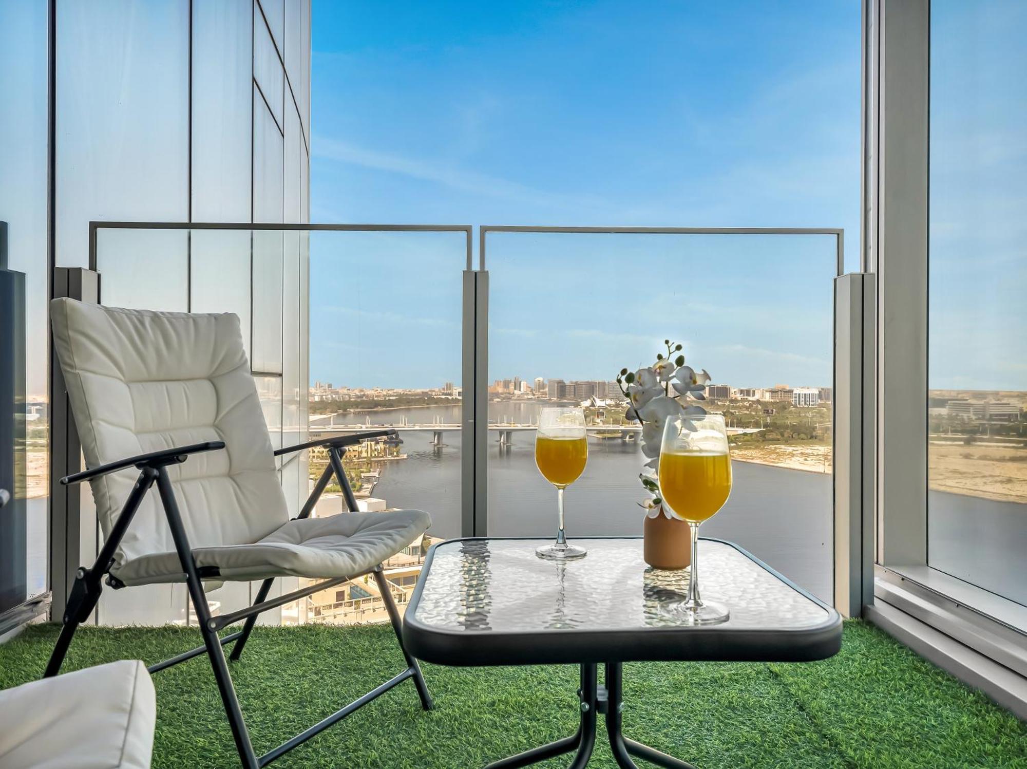 Appartement Luxurious 1bhk In D1 Tower With Stunning Creek Views, Close To Airport & Downtown Dubaï