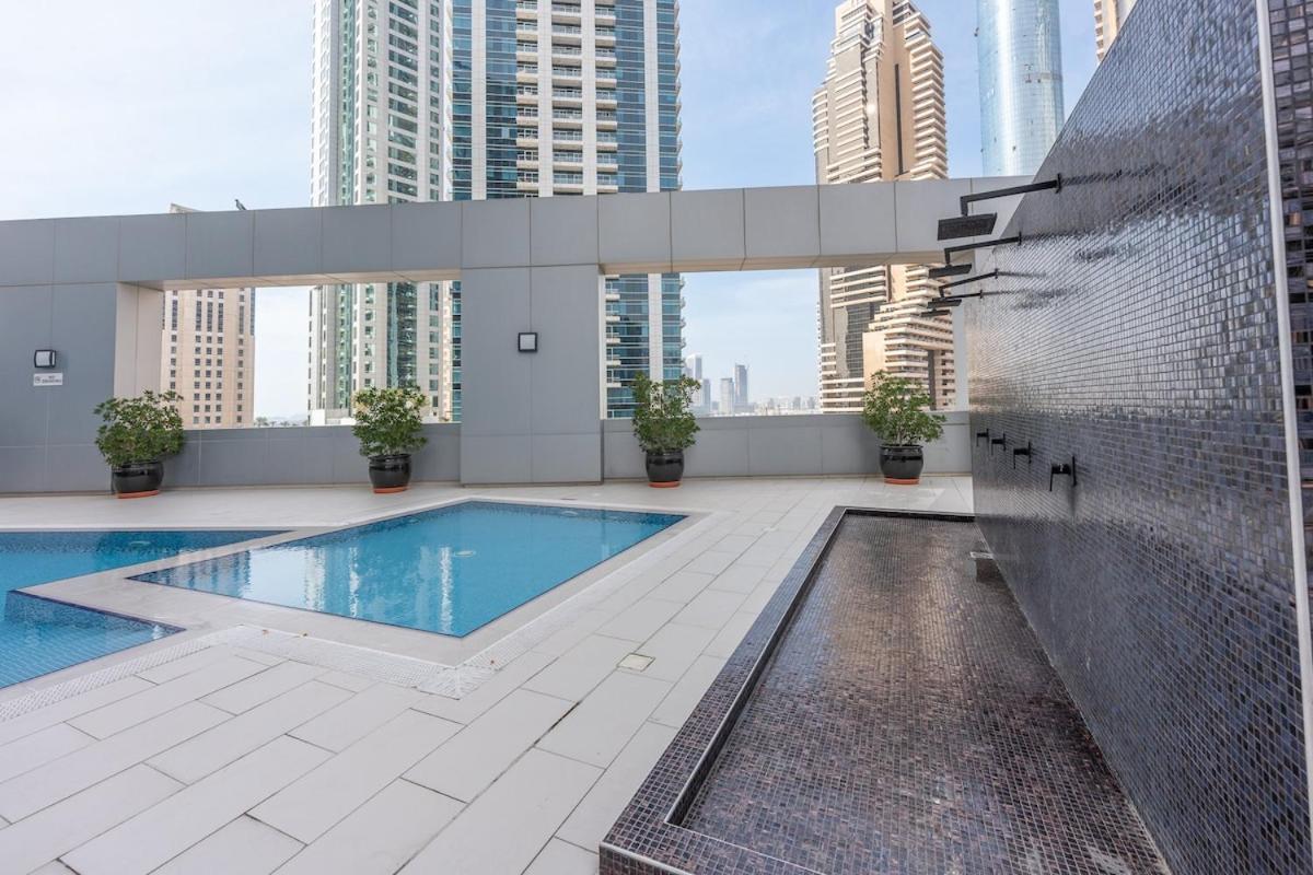 Spacious 3-bedroom With Modern Amenities In Jbr * Dubai
