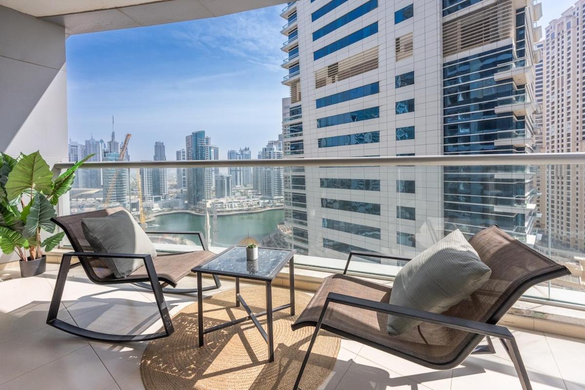 Spacious 3-bedroom With Modern Amenities In Jbr Apartment