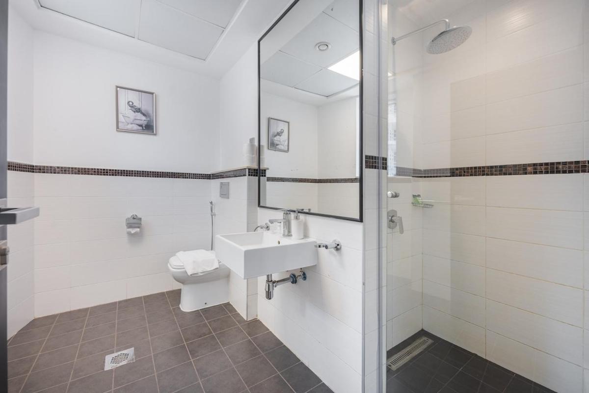 Spacious 3-bedroom With Modern Amenities In Jbr * Dubai