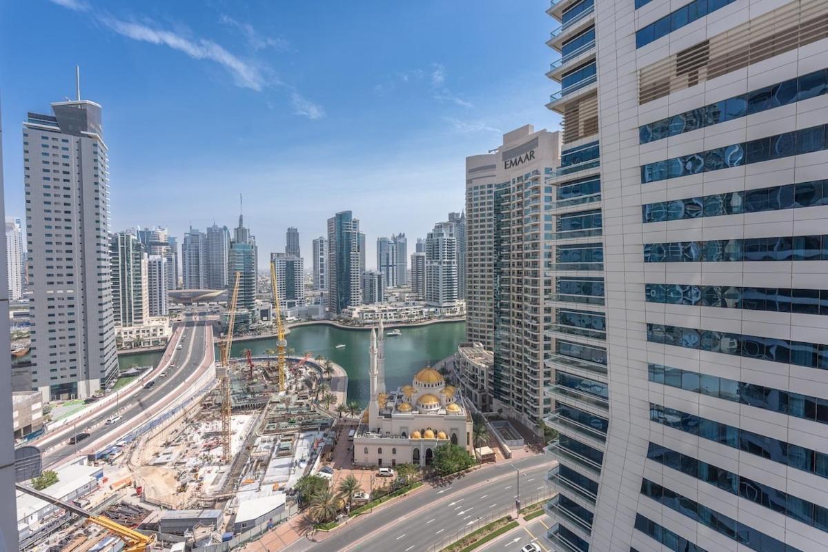 Spacious 3-bedroom With Modern Amenities In Jbr Apartment Dubai