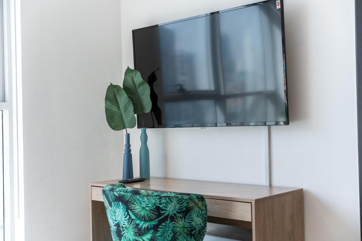 Spacious 3-bedroom With Modern Amenities In Jbr Apartment