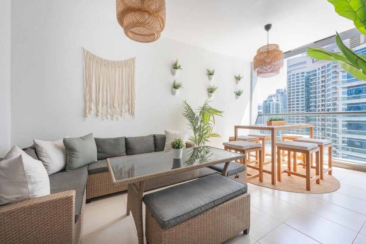 Spacious 3-bedroom With Modern Amenities In Jbr Apartment Dubai