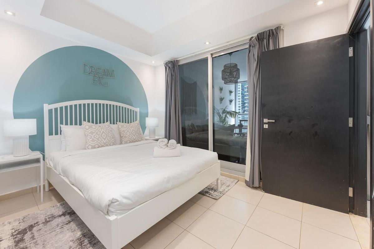 Spacious 3-bedroom With Modern Amenities In Jbr *