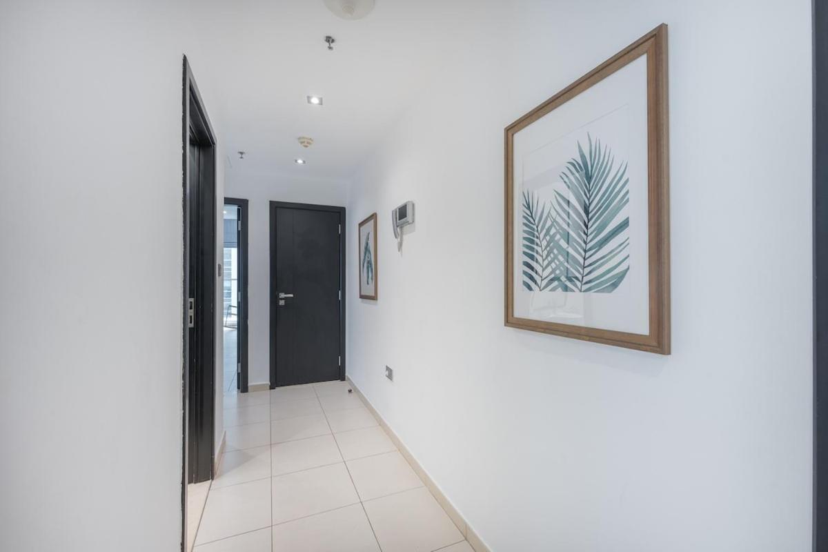 Apartment Spacious 3-bedroom With Modern Amenities In Jbr *
