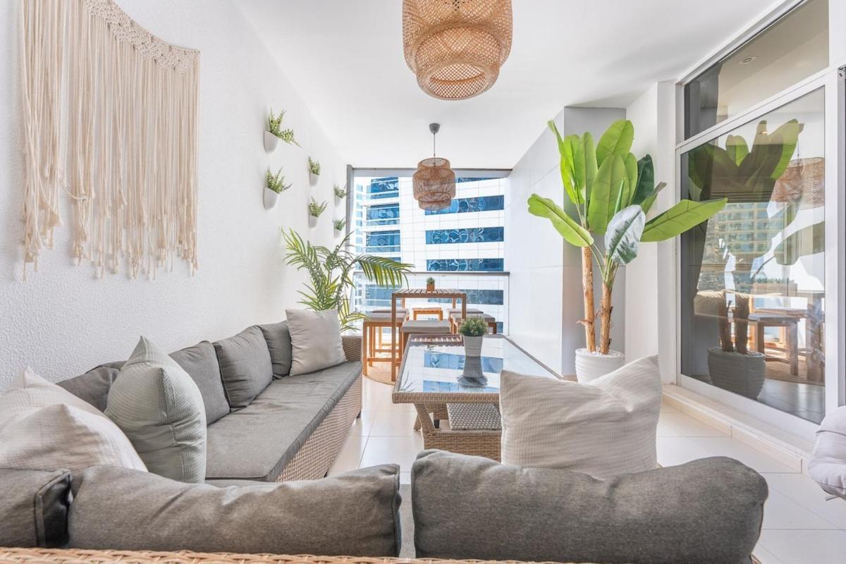 Spacious 3-bedroom With Modern Amenities In Jbr Apartment *