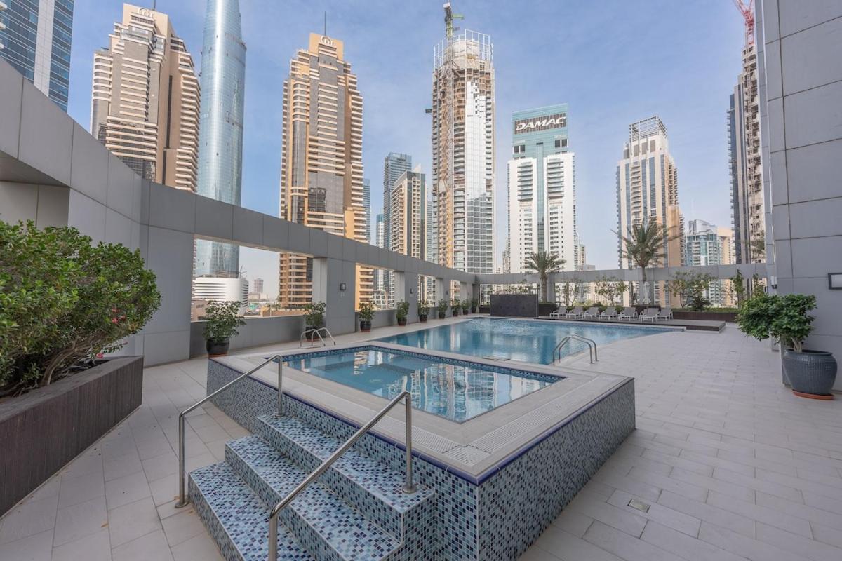 Spacious 3-bedroom With Modern Amenities In Jbr Dubai