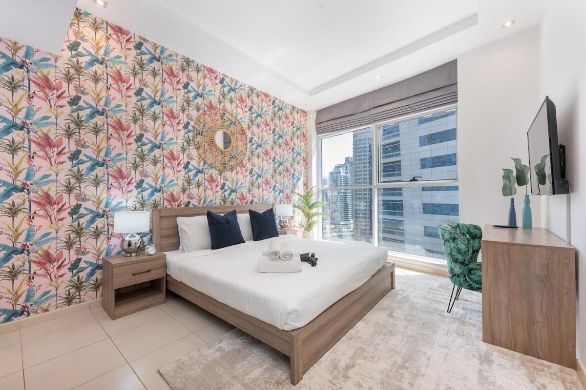 Spacious 3-bedroom With Modern Amenities In Jbr Apartment