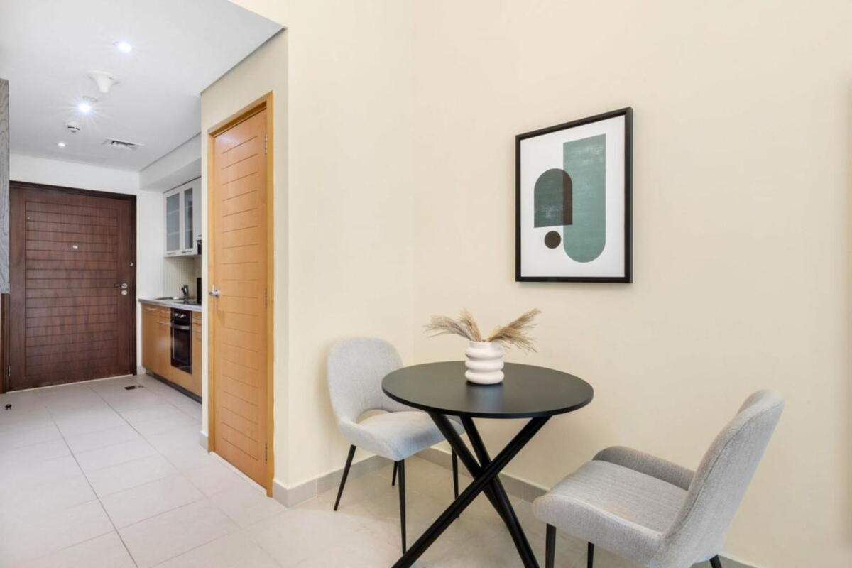 Silkhaus Lovely With Downtown View In Boulevard Dubái