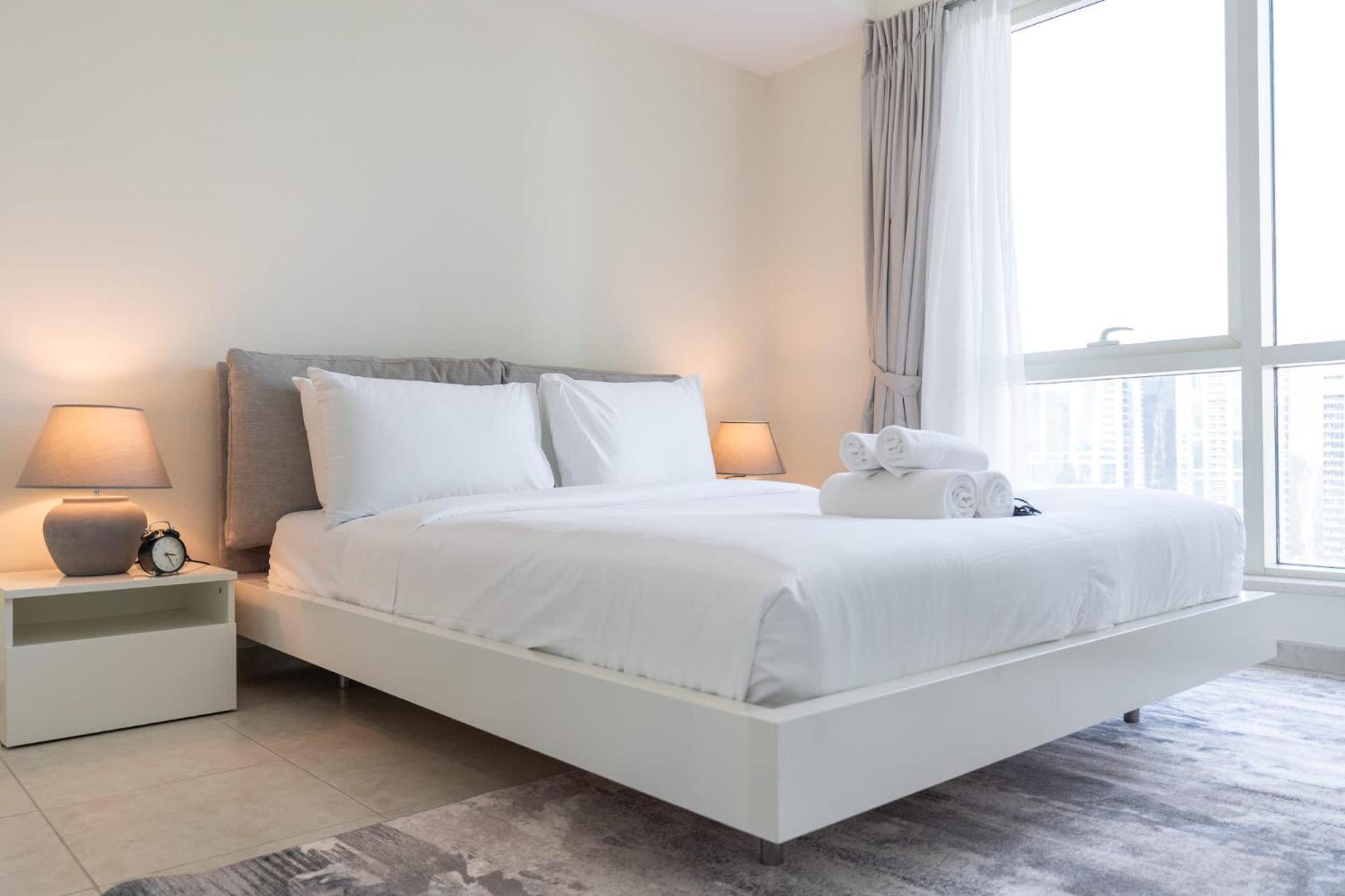 Luxury In Marina's 1 Bed That Sleeps 2 Apartment *