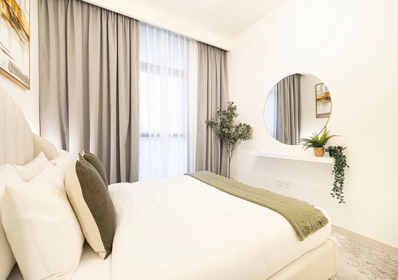 Stylish Downtown Retreat, Burj Crown, Opera & Boulevard View Apartment *