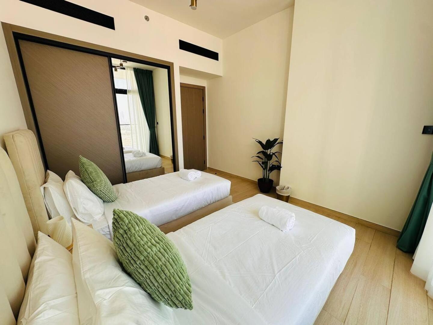 Brand New 2-bedroom With Balcony * Dubaï